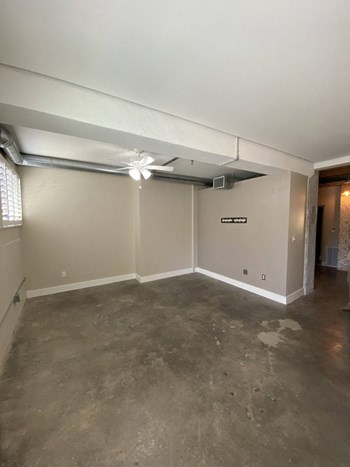 410 E 5th St 1-2 Beds Apartment for Rent - Photo Gallery 13