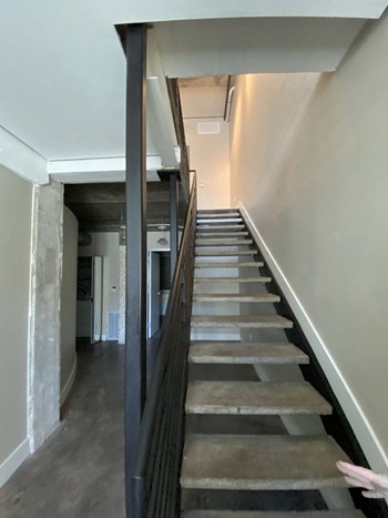 410 E 5th St 1-2 Beds Apartment for Rent - Photo Gallery 18