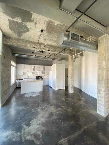 410 E 5th St 1-2 Beds Apartment for Rent - Photo Gallery 4