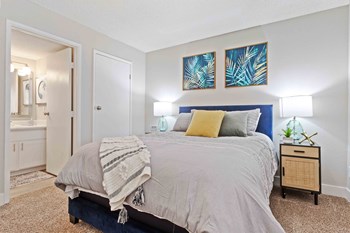 Summerhill Place Apartments in Glendale, AZ with Wall to wall carpet, and access to the bathroom