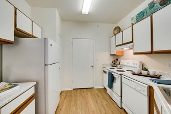 kitchen with hardwood flooring - Photo Gallery 21