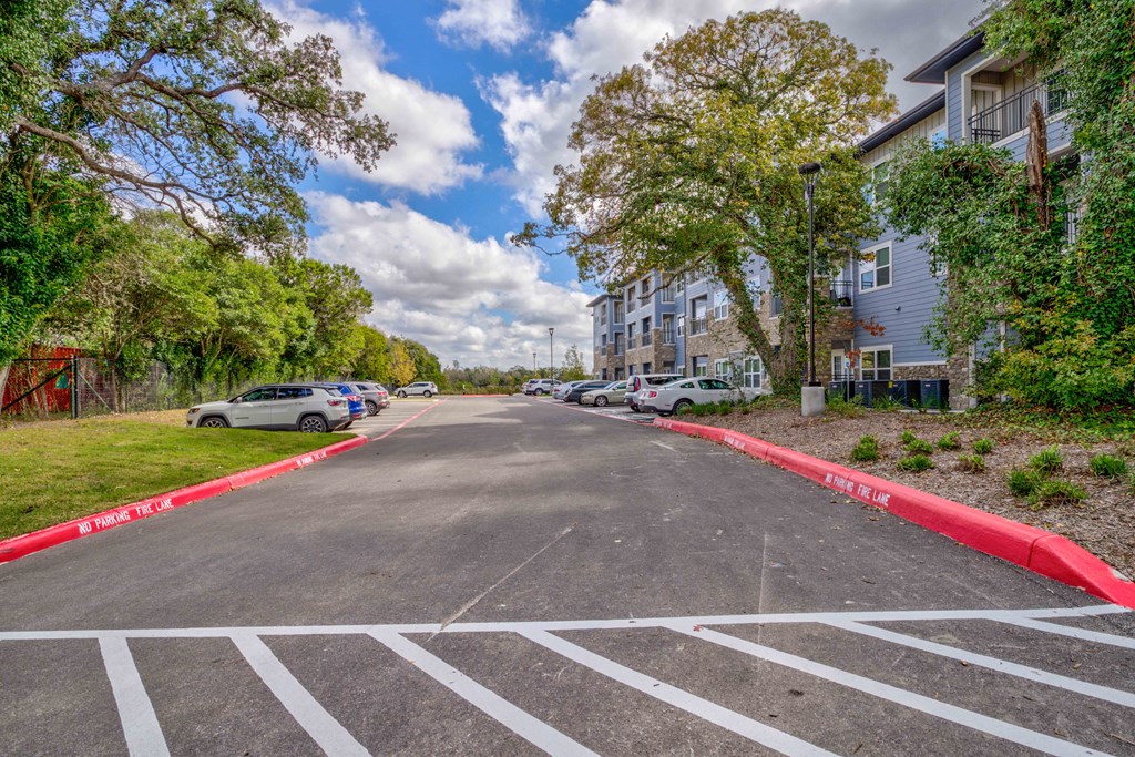 the preserve at ballantyne commons apartments parking lot