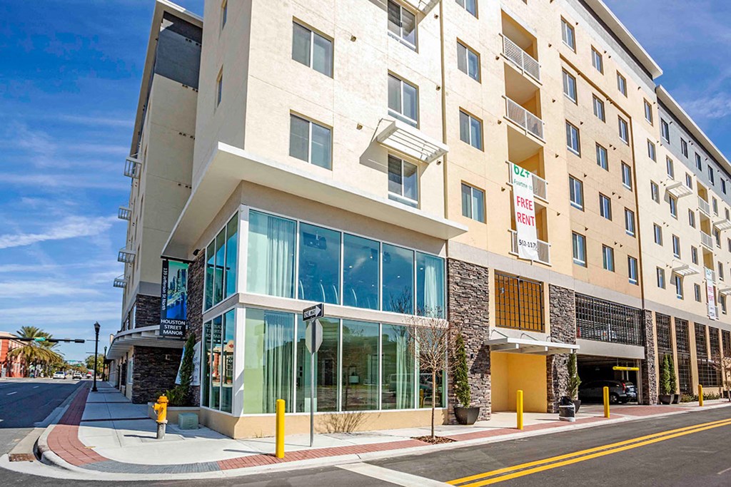 Off Street Parking at Houston Street Manor Apartments, Jacksonville, FL