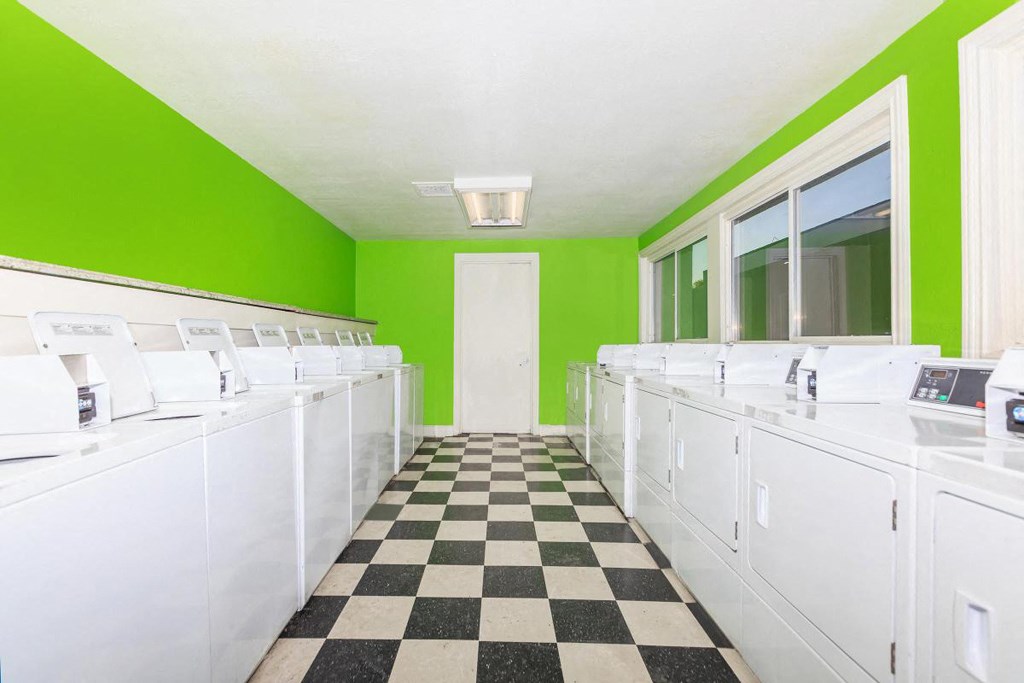 AYA Apartments, 3600 University Center Dr, Las Vegas, NV