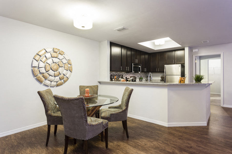 Channelside apartments in Fort Myers, Fl photo of dining area with view to kitchen