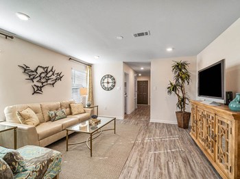 Lots Of Natural Light In Apartment Lots Of Natural Light In Apartment at Emerald Lakes South, Ocean Springs, MS