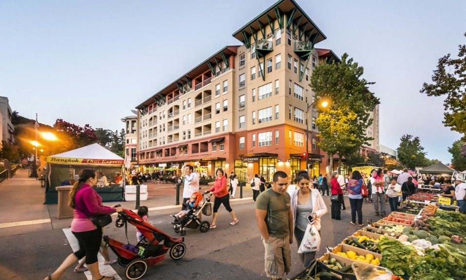 Dozens of Restaurants and Shops Nearby