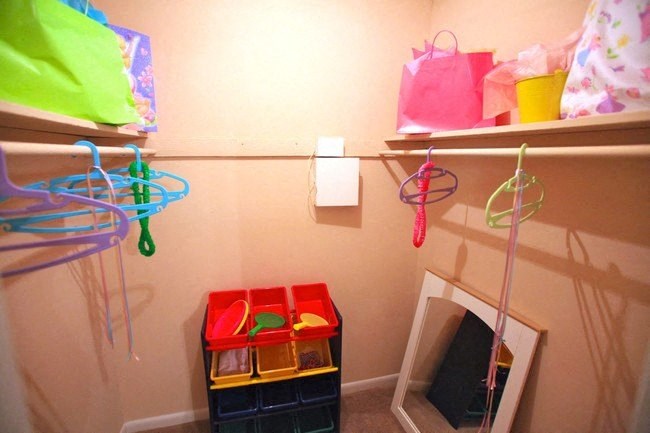 Beacon Ridge College Park Georgia photo of large closet