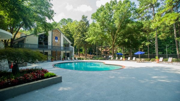 Wyndcliff Galleria Apartments Smyrna Ga Sparkling pool
