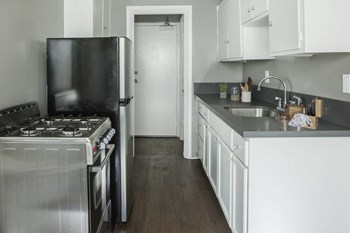 1825 N Kingsley Dr Studio-1 Bed Apartment for Rent - Photo Gallery 4