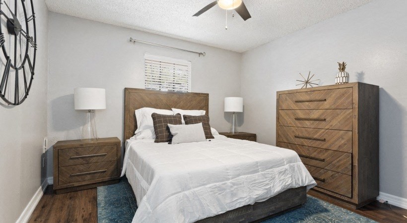 Sherwood Oaks apartments in riverview florida photo of bedroom with ceiling fan