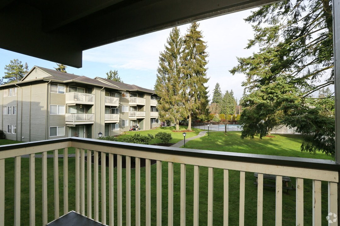 Bluffs At Evergreen Apartments, 2 West Casino Road, Everett, WA RentCafe