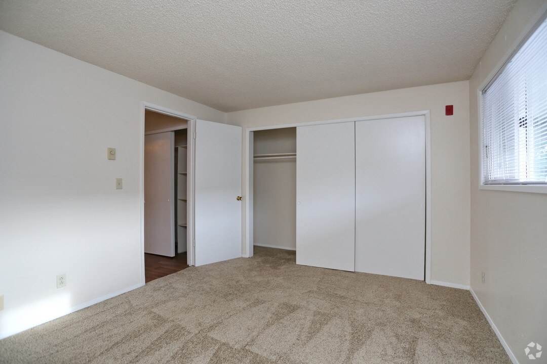 Bluffs At Evergreen Apartments, 2 West Casino Road, Everett, WA RentCafe