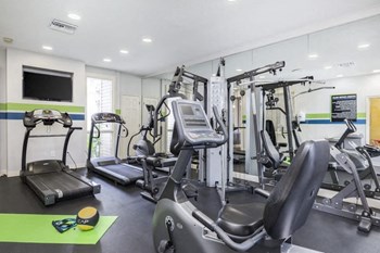 2100 W Oak Ridge Road Studio-3 Beds Apartment for Rent - Photo Gallery 4