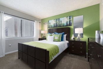 2100 W Oak Ridge Road Studio-3 Beds Apartment for Rent - Photo Gallery 5