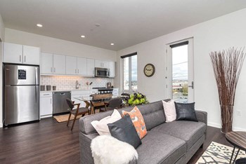 Living Room & Kitchen Living Room & Kitchen - Photo Gallery 3
