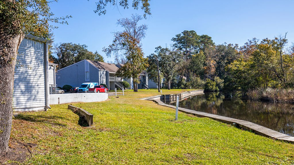 The Element at River Pointe apartments in Jacksonville Florida photo of community building