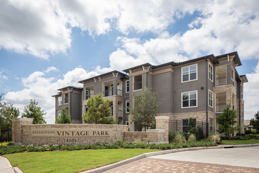 14700 Vintage Preserve Pkwy. 1-3 Beds Apartment for Rent - Photo Gallery