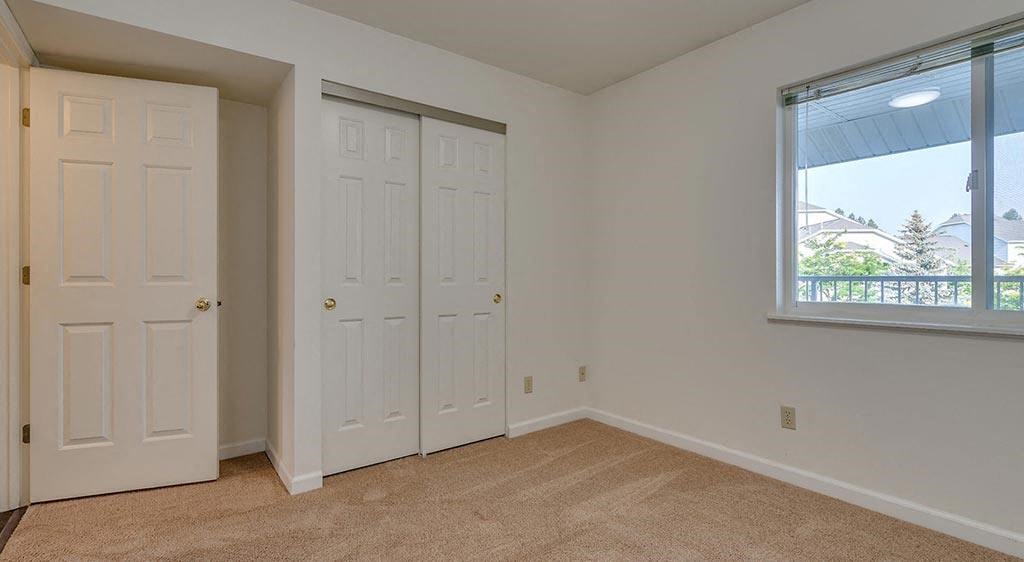 bedroom with closet