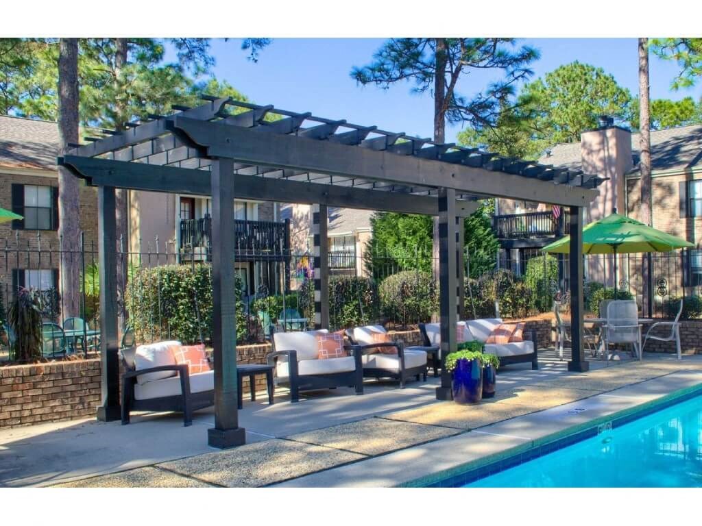 Summit at Hillcrest Apartments in Mobile. AL photo of pool