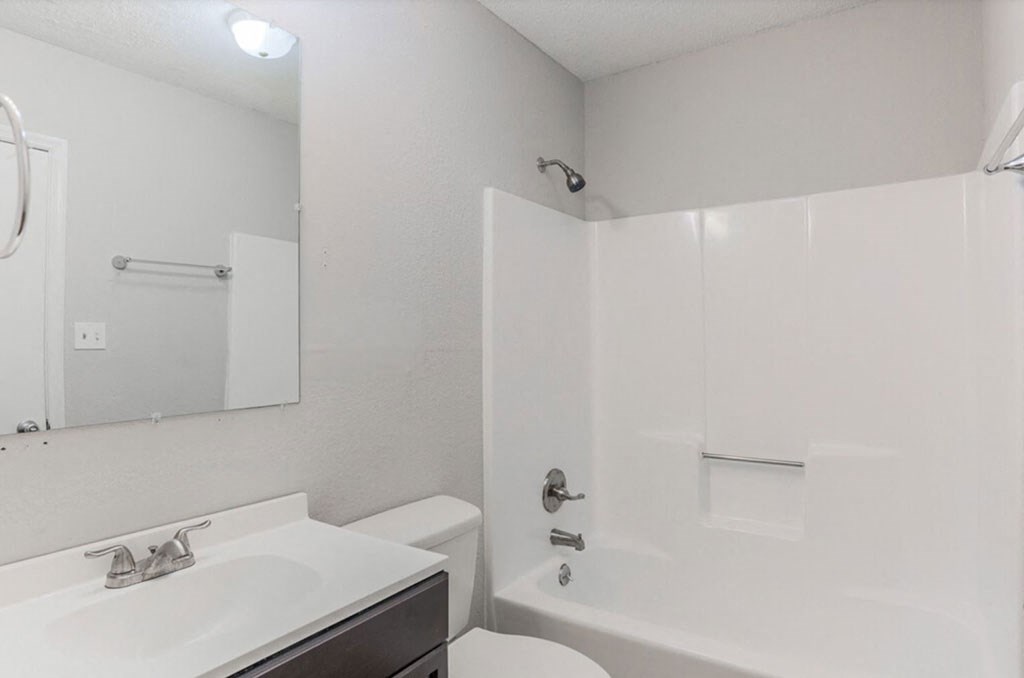 The element 4411, Macon, GA Apartment  Spacious bathroom