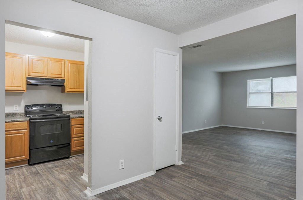 The element 4411, Macon, GA Apartment Dining Room