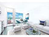 Studio apartment at Shelton Eastlake Apartments in Seattle