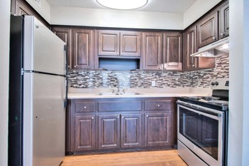 6756 103rd St Studio-3 Beds Apartment for Rent - Photo Gallery 5