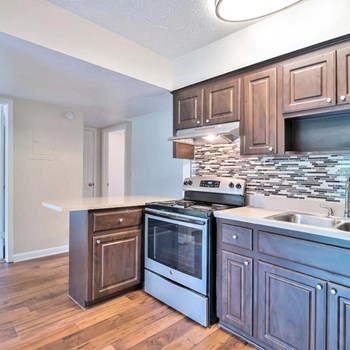 6756 103rd St Studio-3 Beds Apartment for Rent - Photo Gallery 6