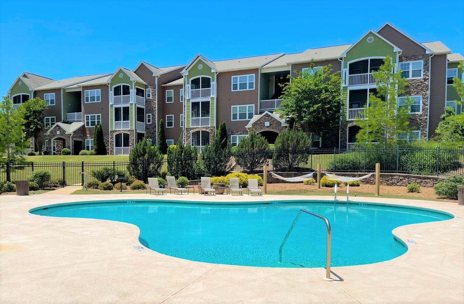 Opelika, AL Apartments – The Crossings of Opelika - resort style swimming pool