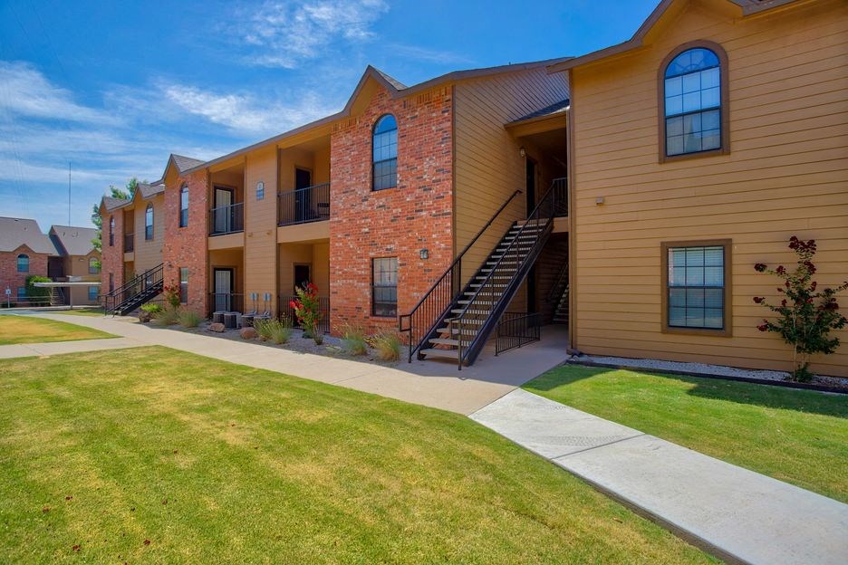 Exterior photo of buildings at Preserve at Prairie Pointe Apartments