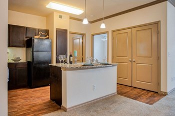 1808 S Tradewinds Blvd 1-3 Beds Apartment for Rent - Photo Gallery 11