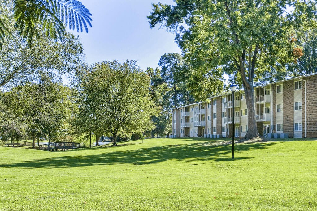 Grand Arbor Reserve apartments in Raleigh North Carolina photo of large grass area