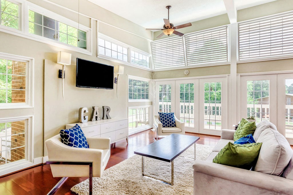 Grand Arbor Reserve apartments in Raleigh North Carolina photo of clubhouse.