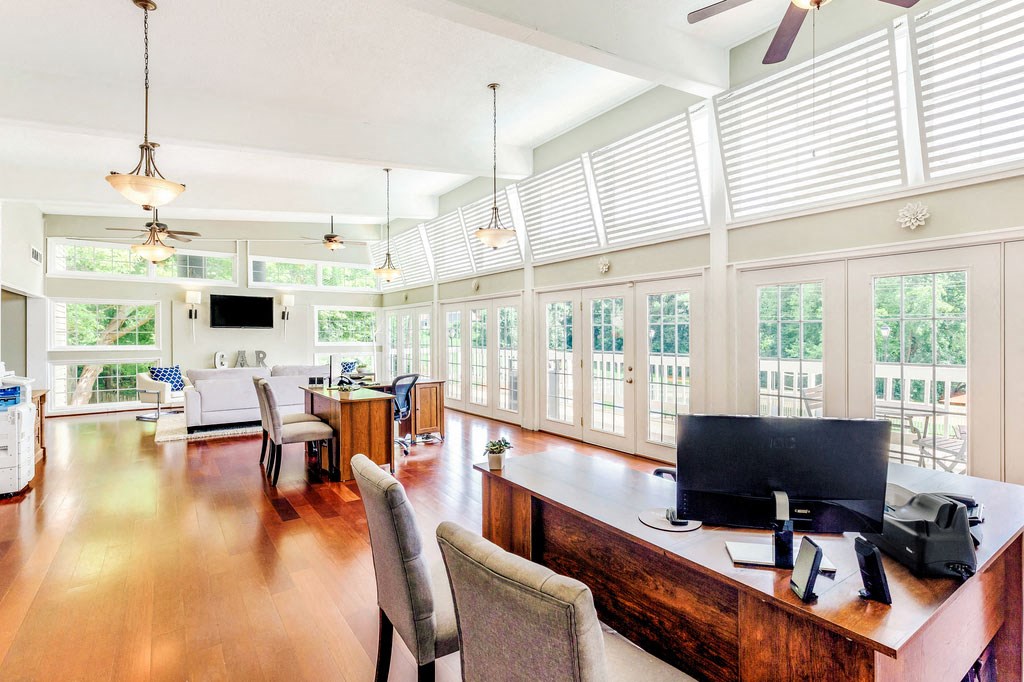 Grand Arbor Reserve apartments in Raleigh North Carolina photo of business center