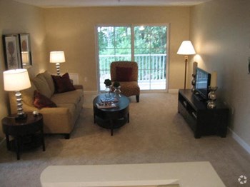 1535 Main Street 1-2 Beds Apartment, Affordable for Rent - Photo Gallery 3
