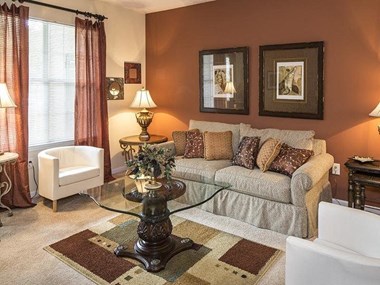 Parkway Grand apartments in Decatur Georgia photo of living room