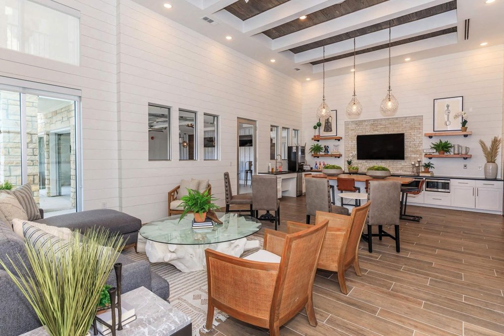 Luxia Rockwall Downes