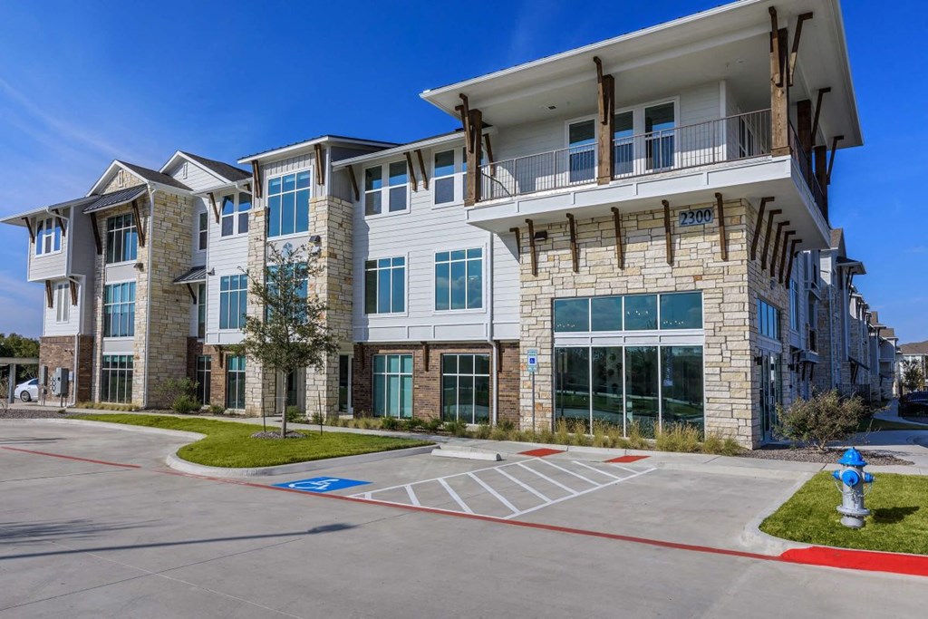 Luxia Rockwall Downes