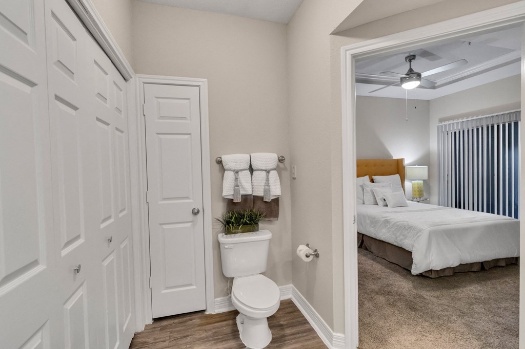 Affordable Houston Texas Apartments – Gramercy Park – Photo of bathroom with toilet