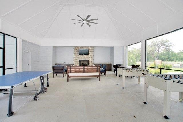 Omnia at Richmond Hill Townhomes in Georgia photo of interior game room