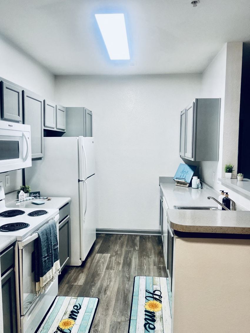 Parc at Metro Center Apartments in Nashville Tennessee photo of kitchen