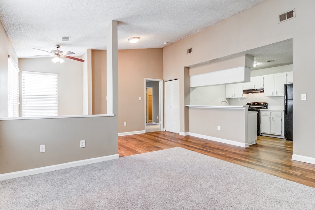 Summit Station at Duluth, Duluth, GA, Apartment_living spacious room