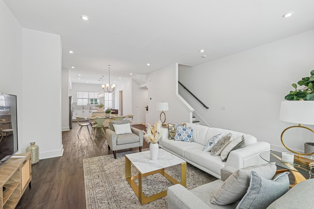 Henley Avondale