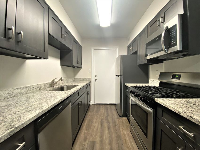 1800 NW 4th Street 2-3 Beds Apartment for Rent - Photo Gallery 1