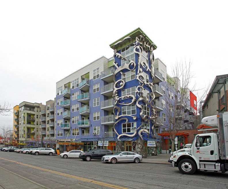 Fremont, WA Apartments for Rent - Epicenter - Building Exterior with Private Patios/Balconies, Street Access, Street Parking