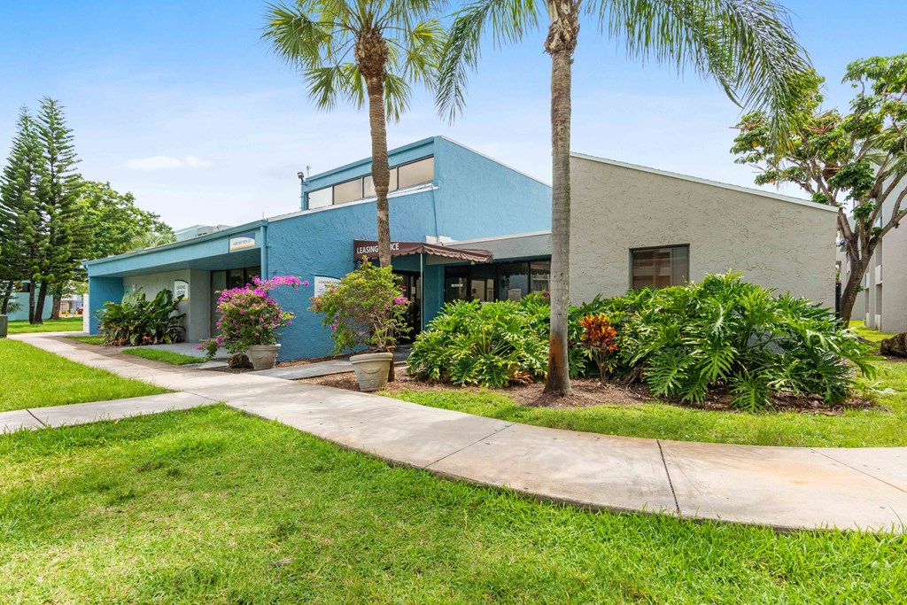 Windward Vista apartments in Lauderhill, FL photo of building