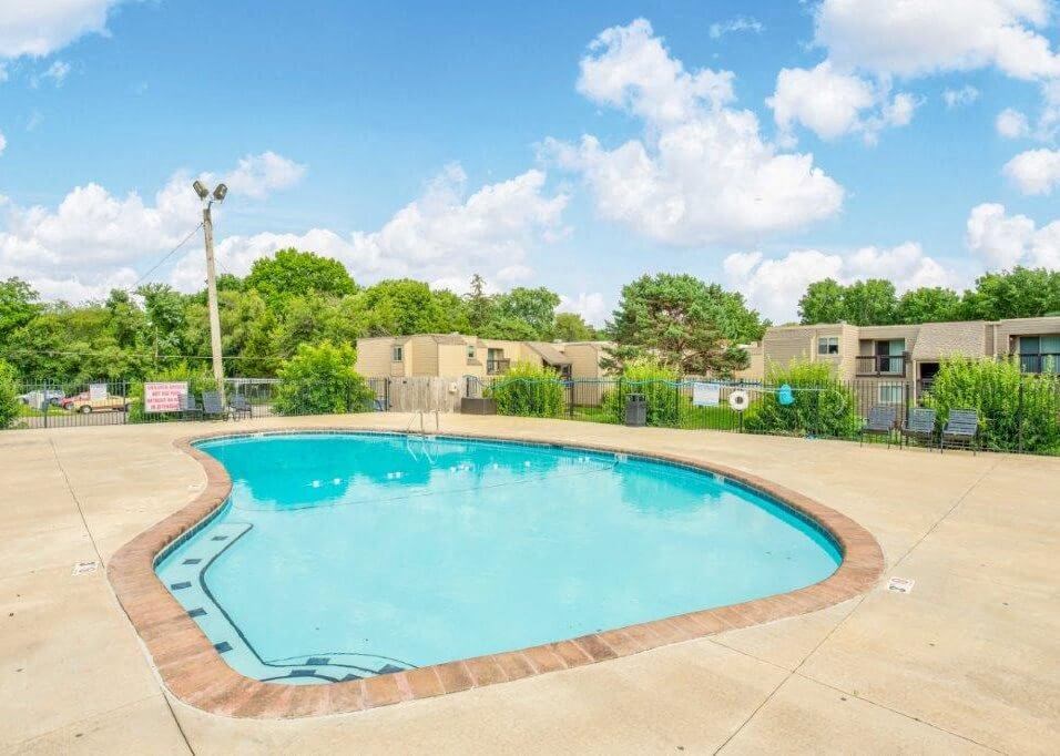 swimming pool at Overland Park  KS apts