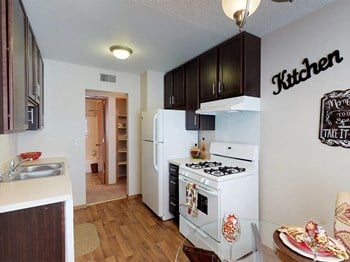 Kitchen at Winchester Apts - Photo Gallery 4