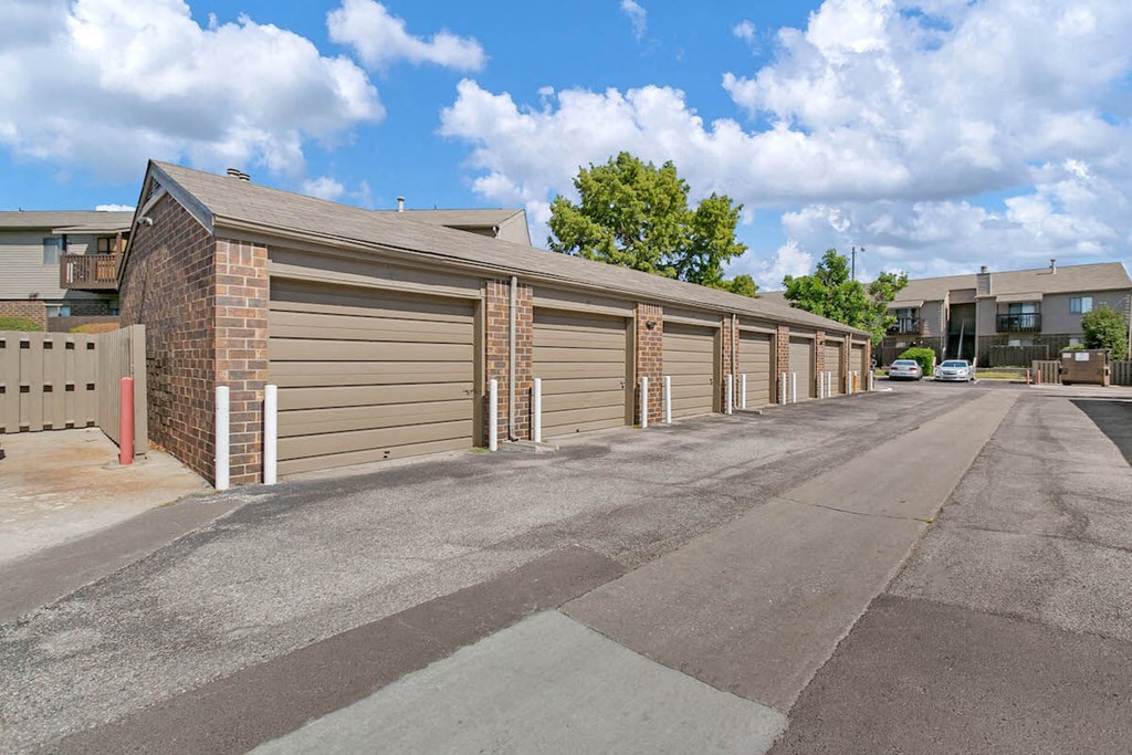 Kansas one and two bedroom apartments with garage